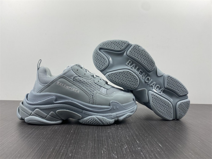 balen triple s pale blue 524039 w2fw1 4700