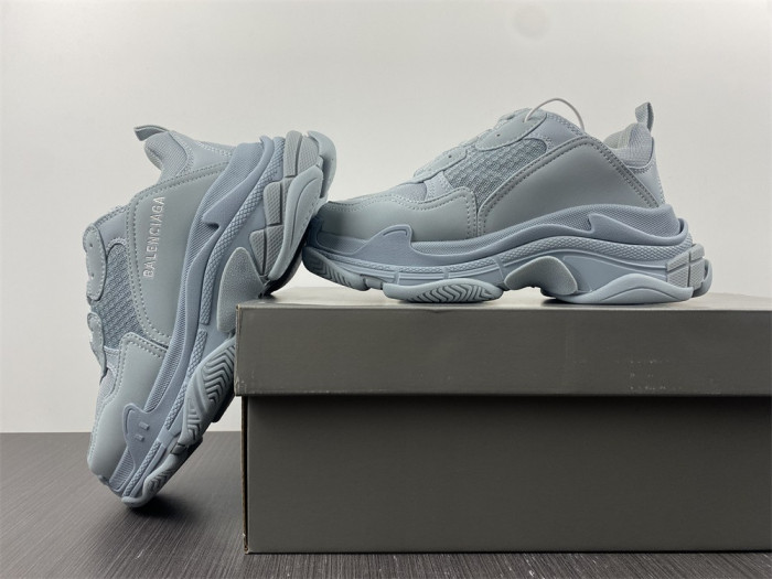 balen triple s pale blue 524039 w2fw1 4700