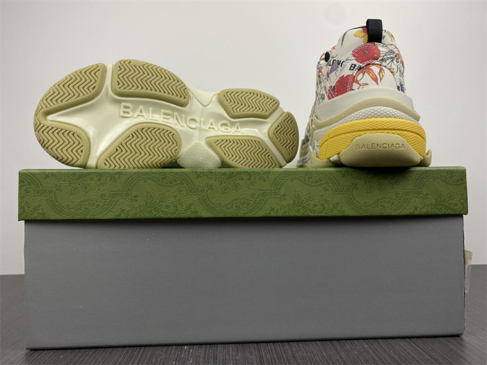 gu x balen the hacker project triple s flora print (w) 677195 ul110 8461