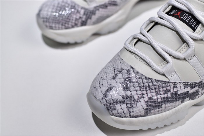 jordan 11 retro low snake light bone - cd6846-002
