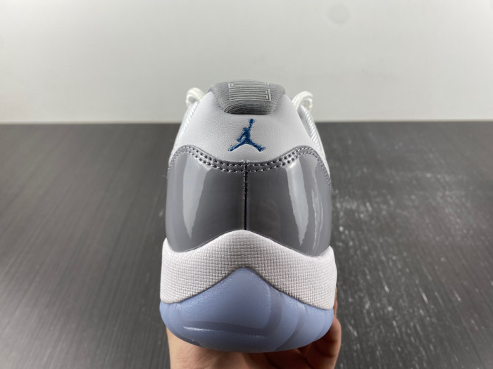 air jordan 11 low "cement grey" av2187-140