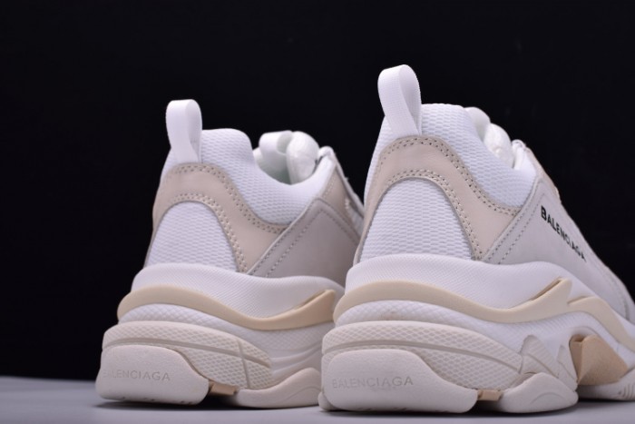 balen 17fw triple s“cream” 490671-w06f1-9000