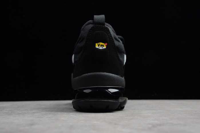 nike air vapormax plus triple black | 924453-004