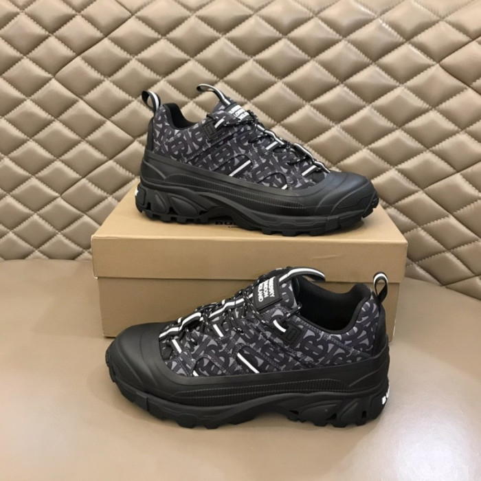 bur*berry sneakers