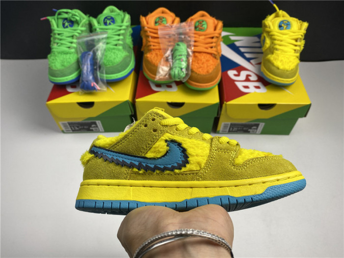 kids dunk shoes