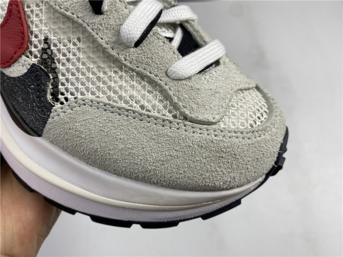 nike vaporwaffle sacai sport fuchsia game royal cv1363-100