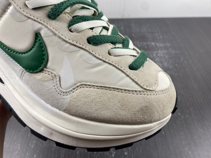 nike sacai x vaporwaffle green white dd1875-102