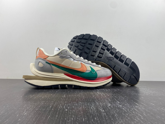 nike sacai x vaporwaffle “tour yellow ” dd1875-107