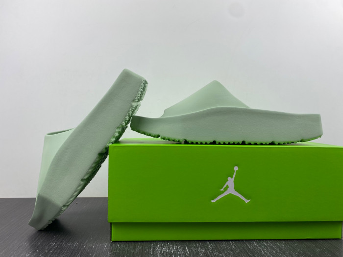 jordan hex mule wmns “pistachio frost” dq8992-300