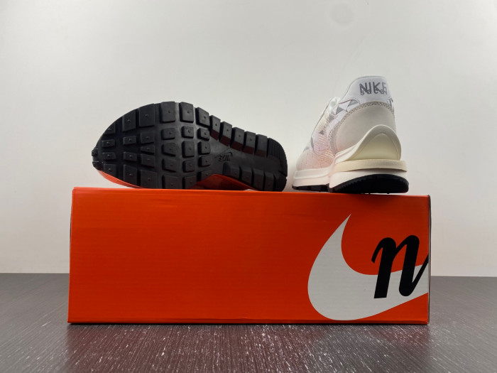 nike sacai x waffle woven green gusto dr5209-300