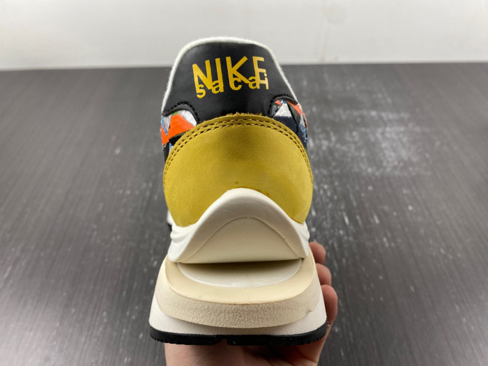 nike sacai x waffle woven green gusto dr5209-300