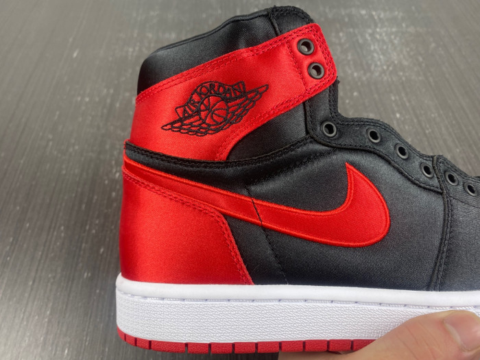air jordan 1 retro high og satin bred fd4810-061