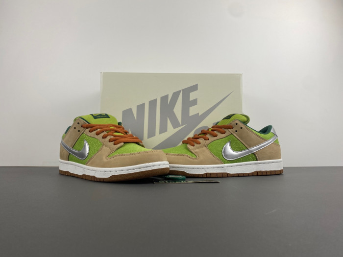 nike sb dunk low escargot fq7585-200