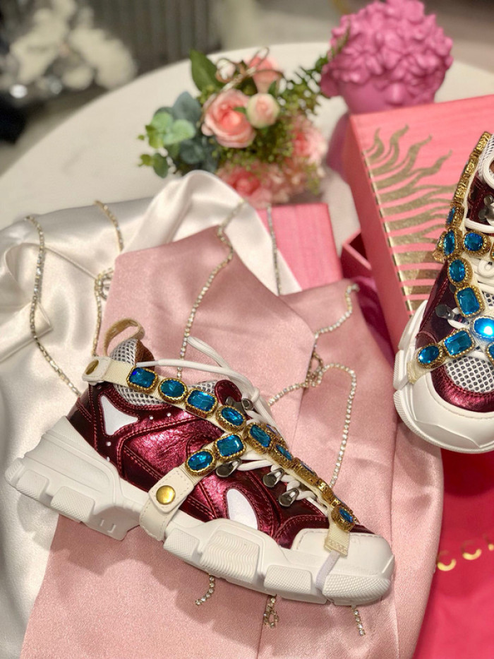 gu flashtrek sneaker