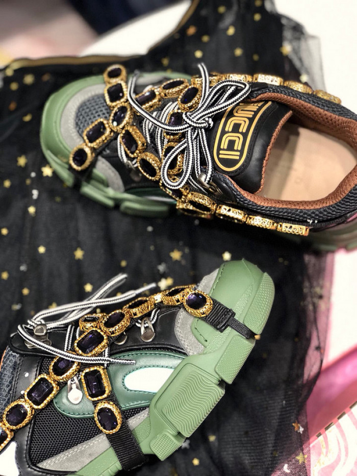 gu flashtrek sneaker