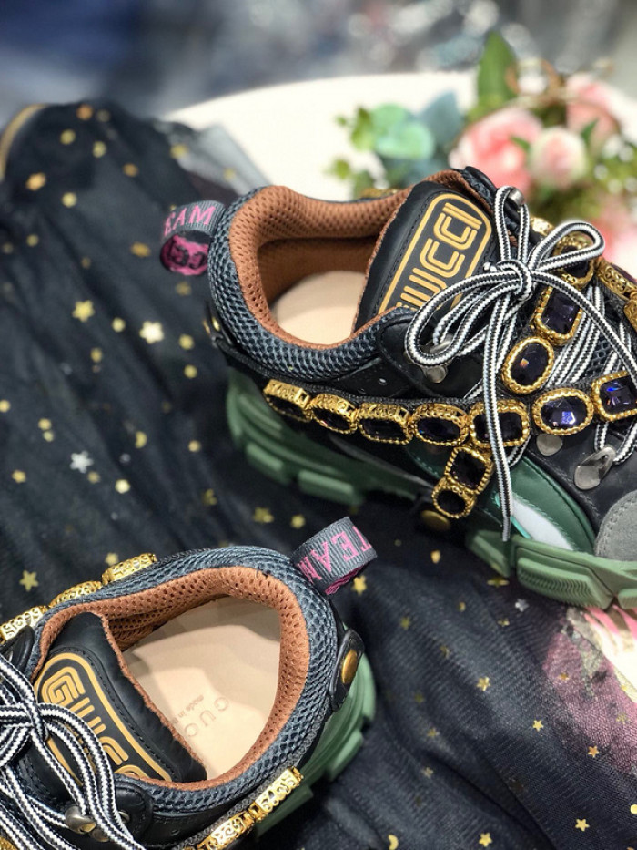 gu flashtrek sneaker