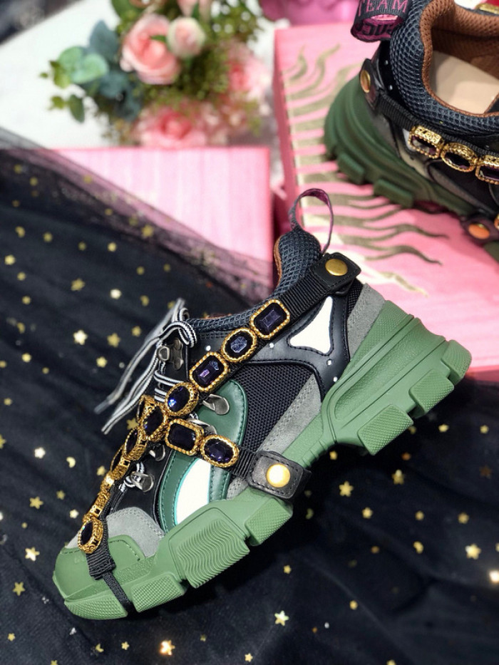 gu flashtrek sneaker