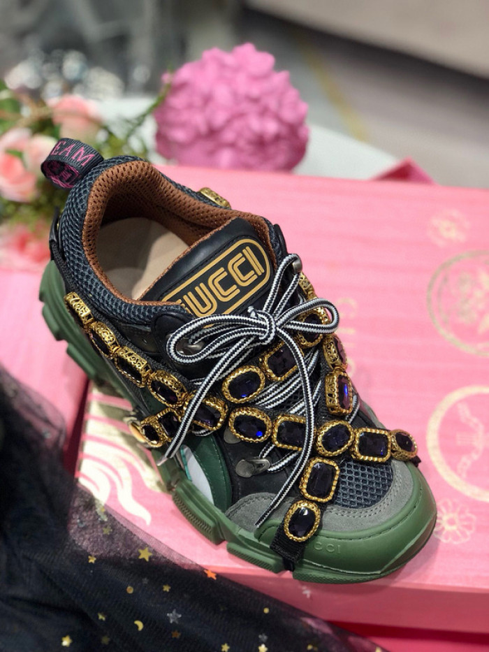 gu flashtrek sneaker