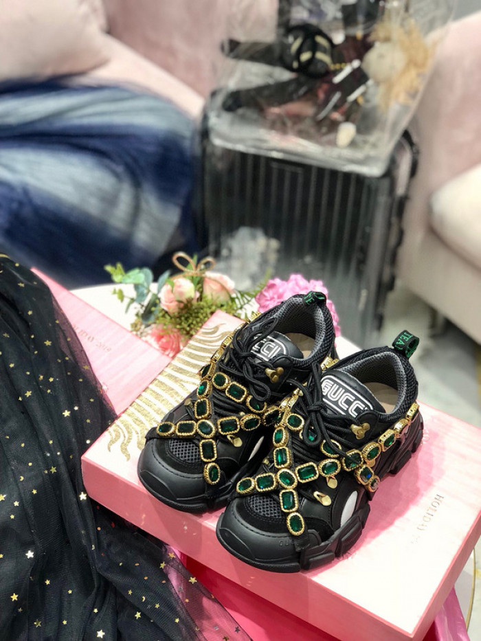 gu flashtrek sneaker