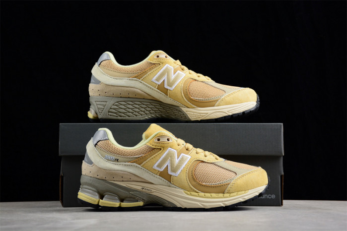 new balance 2002r auralee yellow beige m2002re1